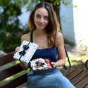 Коробка с сухоцветами и макаронс "Ягодное удовольствие"