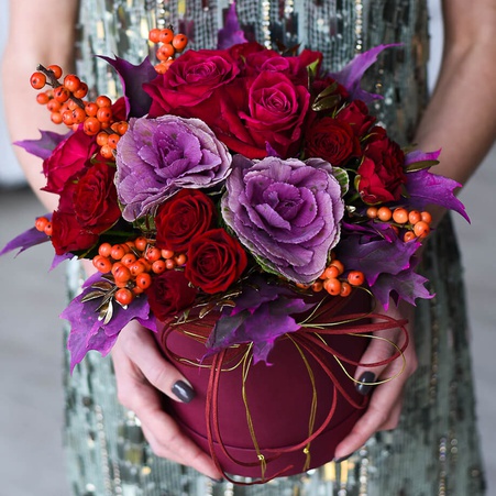 Цветы в коробке "Рубиновая"