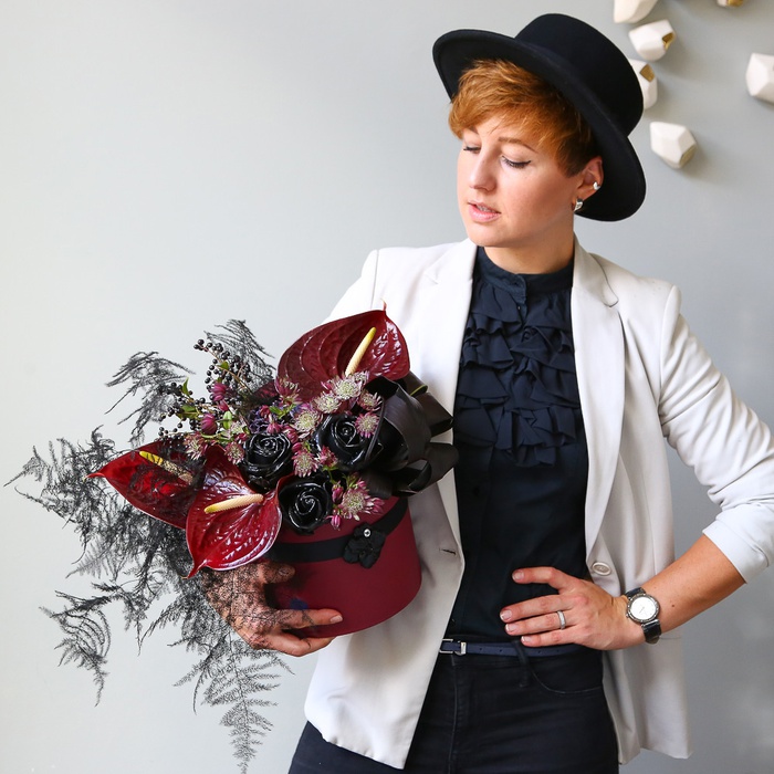 Цветы в коробке "Бордо"