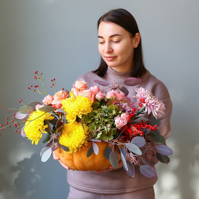 Квіти в гарбузі "Дари осені"