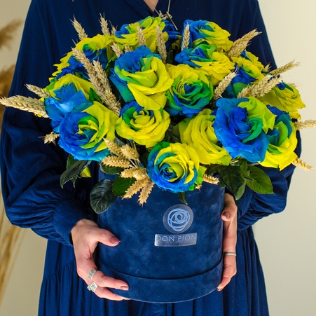 Квіти у коробці "Все буде Україна"