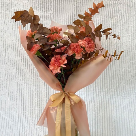 Букет з гвоздик "Сонячна посмішка"