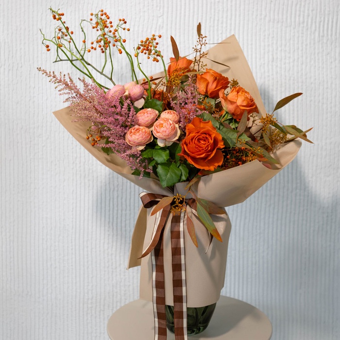 Букет роз "Коралловый огонь"