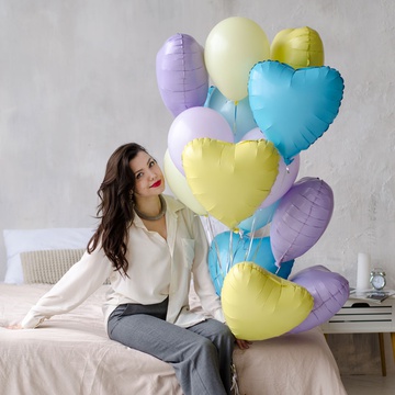 Охапка воздушных шаров "Нежный макарун"