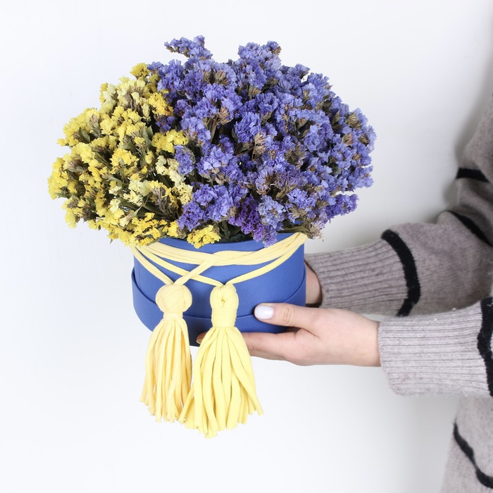 Квіти в коробці "Сонячний магічний сплеск"