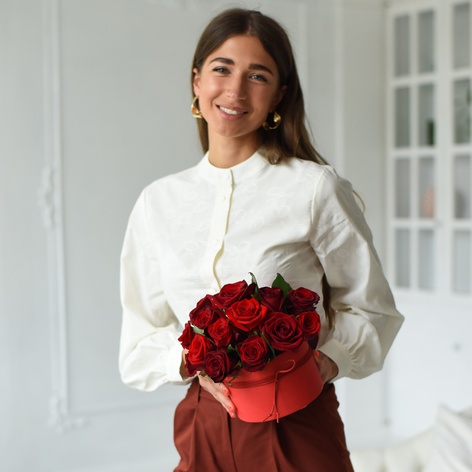 Квіти в коробці Троянди "Lady in red Small"