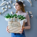 Квіти в плетеній сумці "51 білий тюльпан"