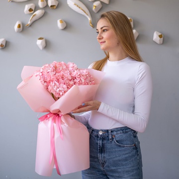 Букет 5 розовых гортензий