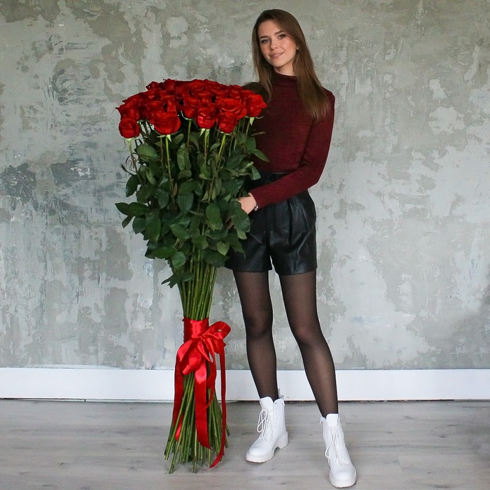 Букет из 51 троянди Фридом, 160 см