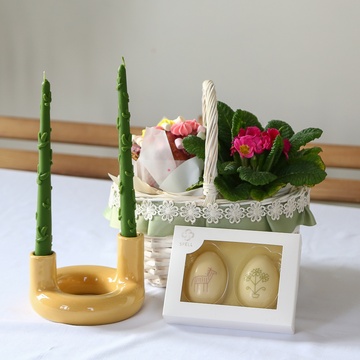 Подарунковий набір з квітами "Світла таємниця Великодня"