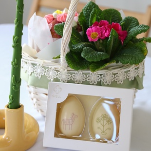 Подарунковий набір з квітами "Світла таємниця Великодня"