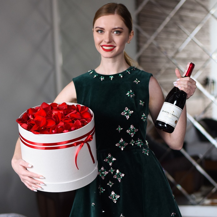 Подарунковий набір з пелюстками "Червоні троянди", L