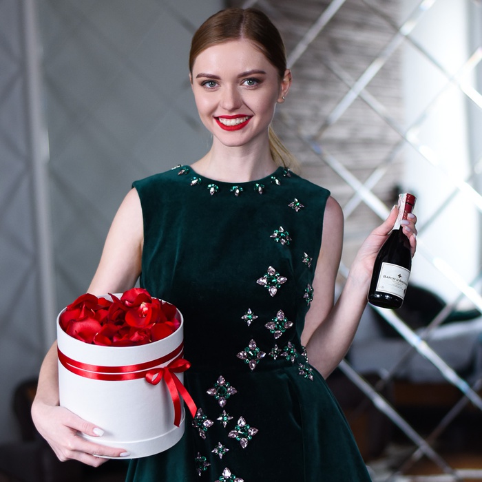 Подарунковий набір з пелюстками "Червоні троянди", М