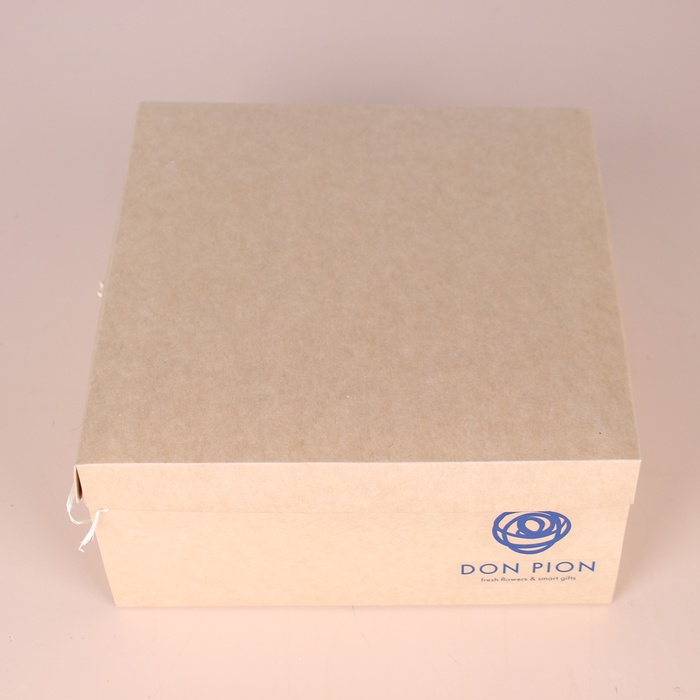 Подарунковий набір з ялинковими кулями "Срібний плюмозус"