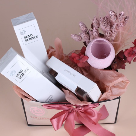 Подарунковий бьюті набір з косметикою для обличчя