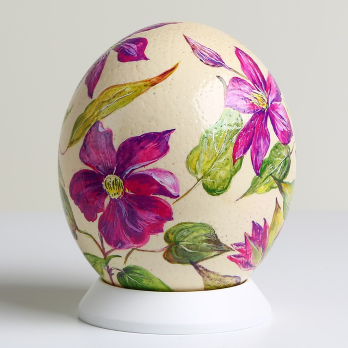 Расписное яйцо клематис