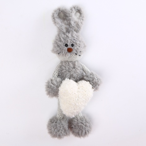 М'яка в'язана іграшка зайчик