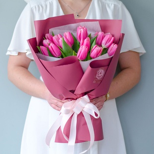 Букет 15 рожевих тюльпанів