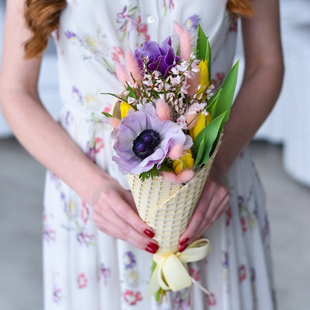 Букет у вафельному стаканчику "Весняні почуття"