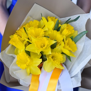 Букет весняний "Веселі нарциси"