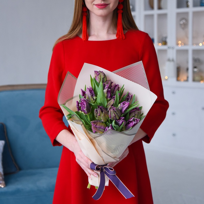 Букет из 15 фиолетовых тюльпанов Parrot