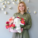 Квіти в коробці "Подарунок від зайчика"