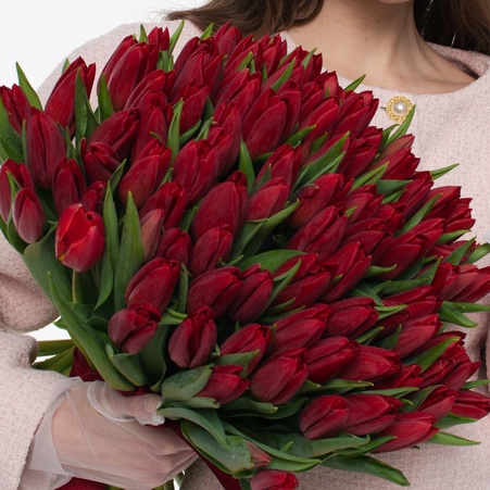 Букет 101 красный тюльпан
