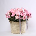 Цветы в корзине "101 розовый ранункулюс"