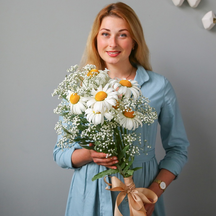 Букет из летних ромашек