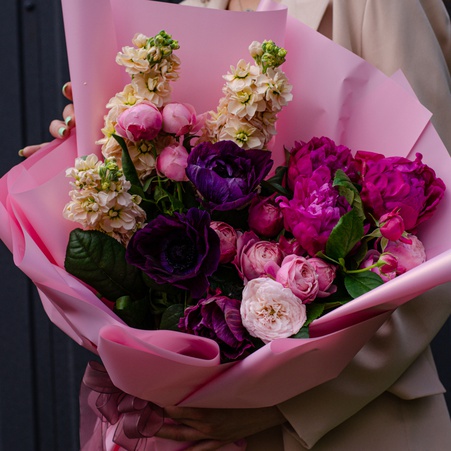 Букет з півонії та анемонами "Квітковий коктейль"