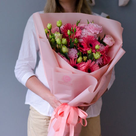 Букет з еустоми та гербери "Квітучий сад"