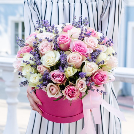 Цветы в коробке "Цветочный вальс"