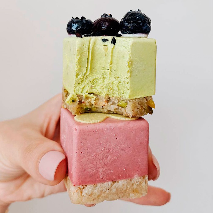 Набір міні-десертів асорті &JOY