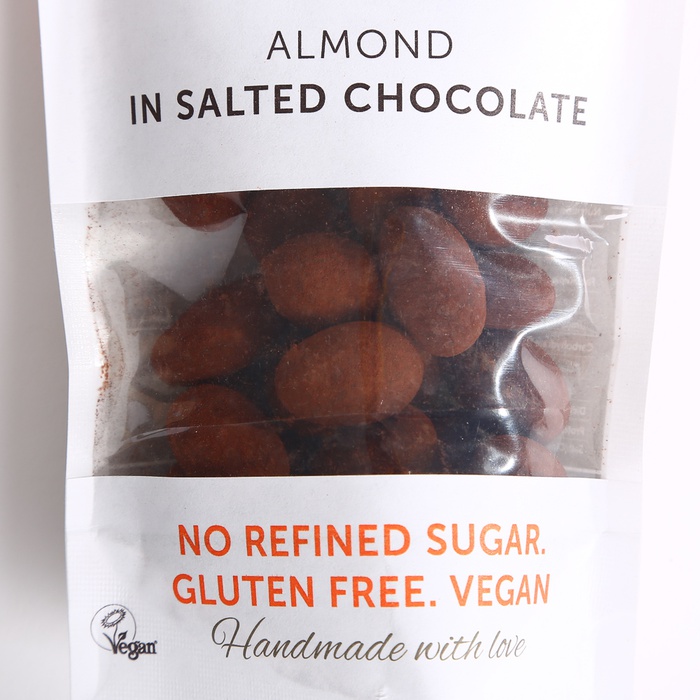 Миндаль в соленом шоколаде YARO