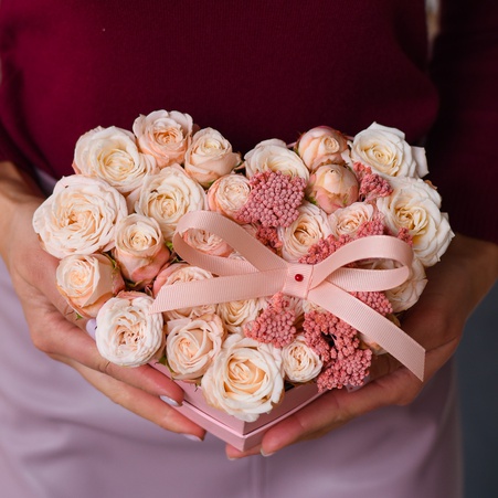 Розовое сердце из роз Бомбастик