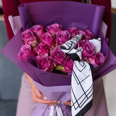 Букет з троянд Кул Вотер з хусткою