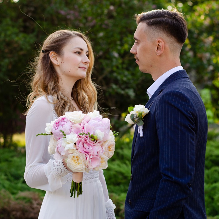 Букет невесты из гортензии, пионов и фрезии