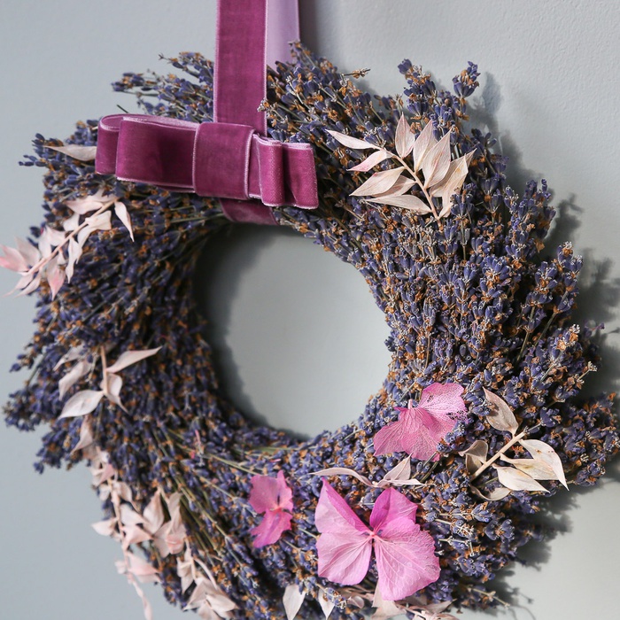 Новогодний венок из лаванды