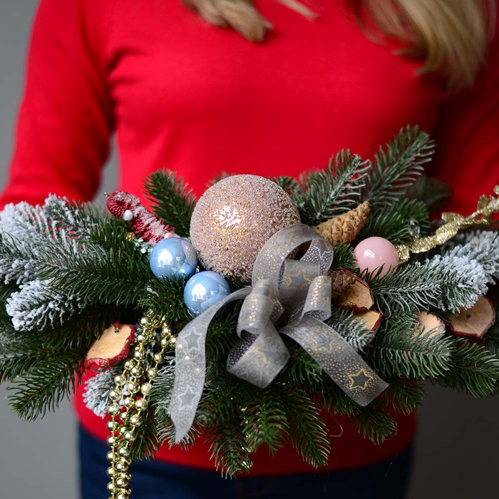 Новогодняя композиция из искусственной хвои "Украшение стола"