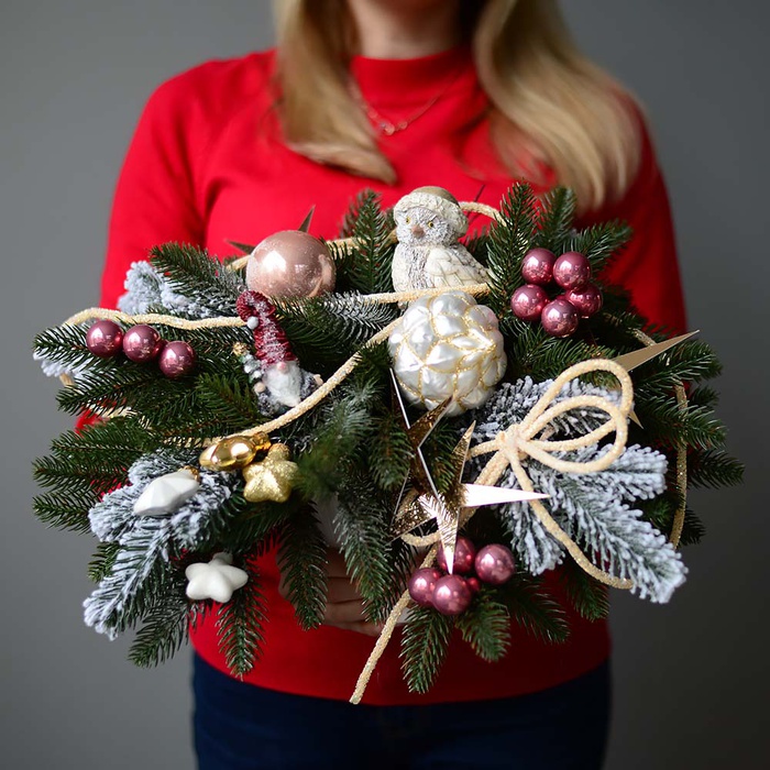 Новорічна композиція зі штучної хвої "Новорічна ніч"