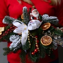 Новогодняя композиция из искусственной хвои "Санта"
