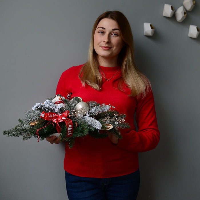 Новогодняя композиция из искусственной хвои "Зимний пингвин"