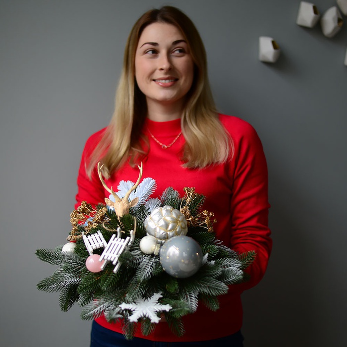 Новорічна композиція зі штучної хвої "Зимовий ліс"