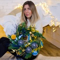 Новорічний вінок із хвої "Жовто-блакитний"