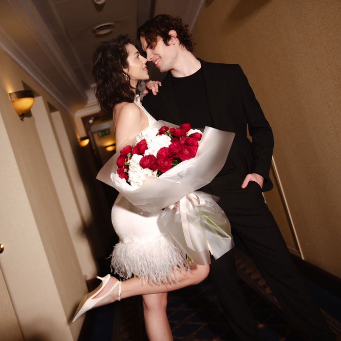 Букет з гортензії та троянд "Ніжність та пристрасть", M