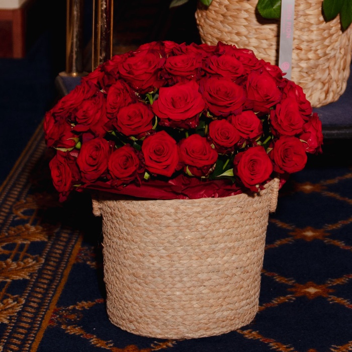 Квіти у кошику "51 червона троянда Марічка"
