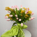 Букет з тюльпанів і мімози