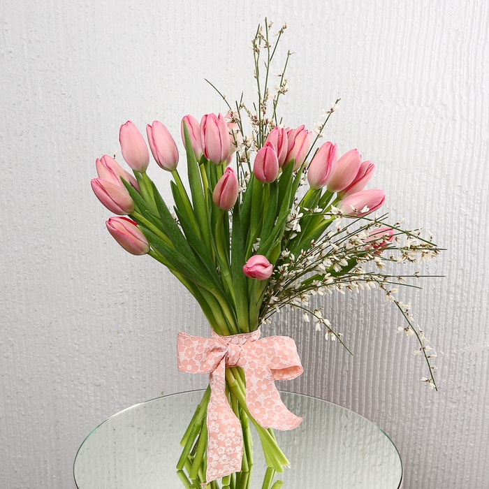 Букет 21 рожевий тюльпан