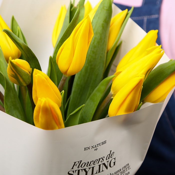 Букет 15 жовтих тюльпанів